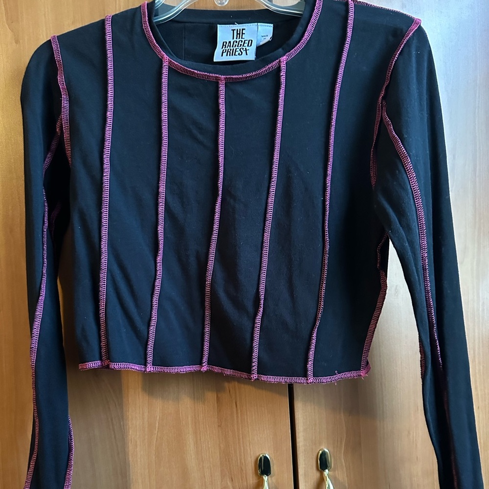NWOT Black long sleeve crop top with pink seams